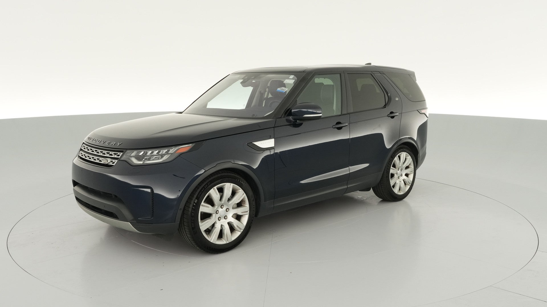 2020 Land Rover Discovery vehicle photo