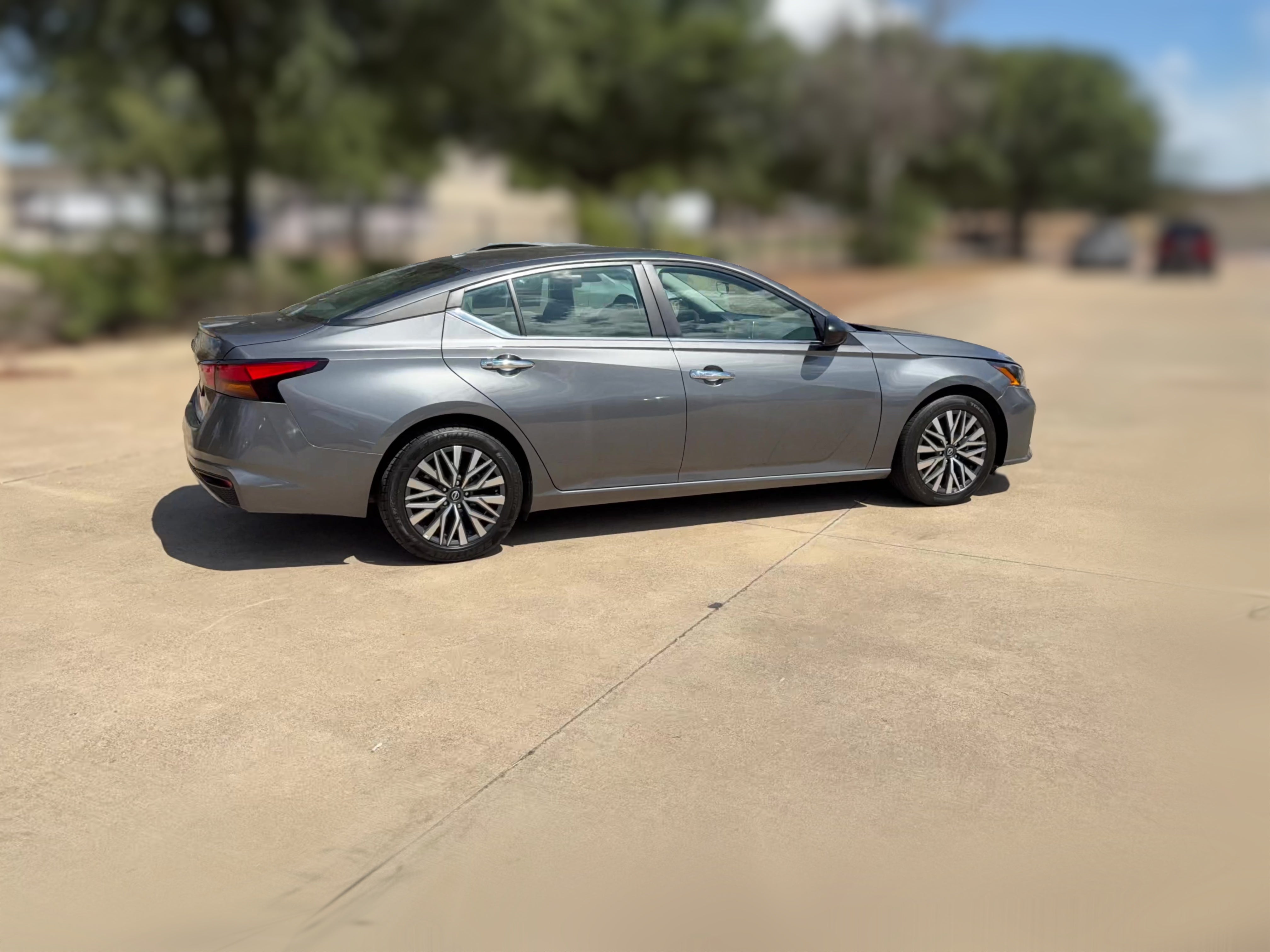2025 Nissan Altima SV - Photo 29