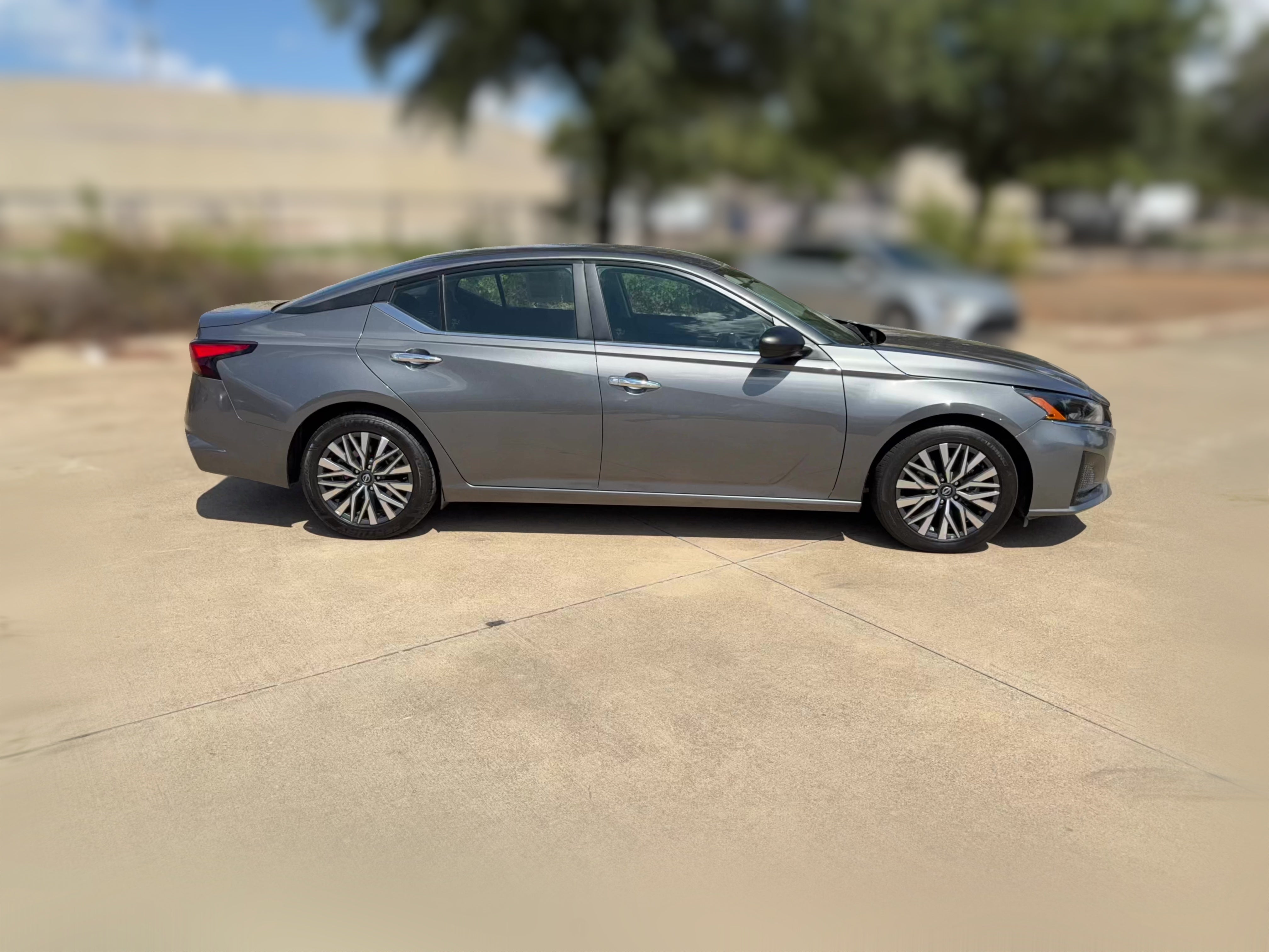 2025 Nissan Altima SV - Photo 30