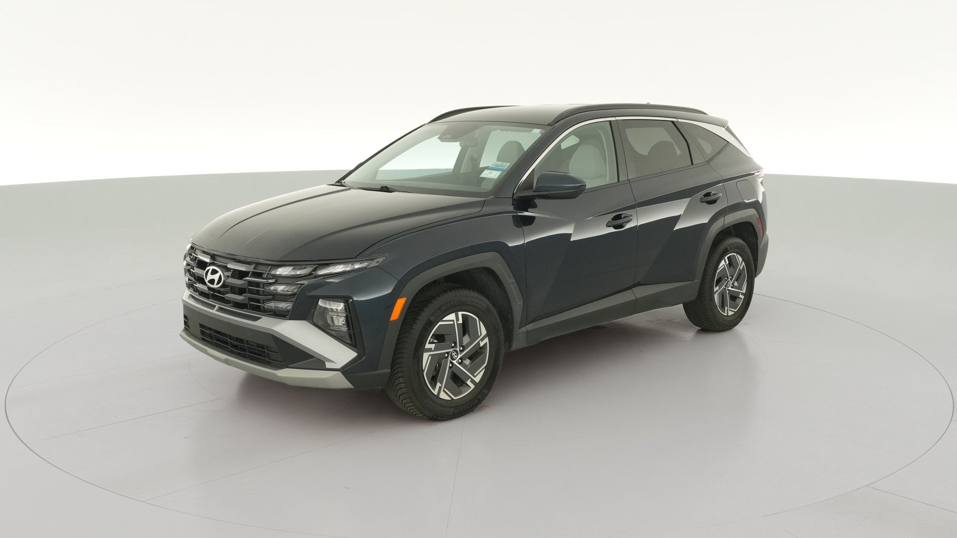 2025 Hyundai Tucson Hybrid vehicle photo