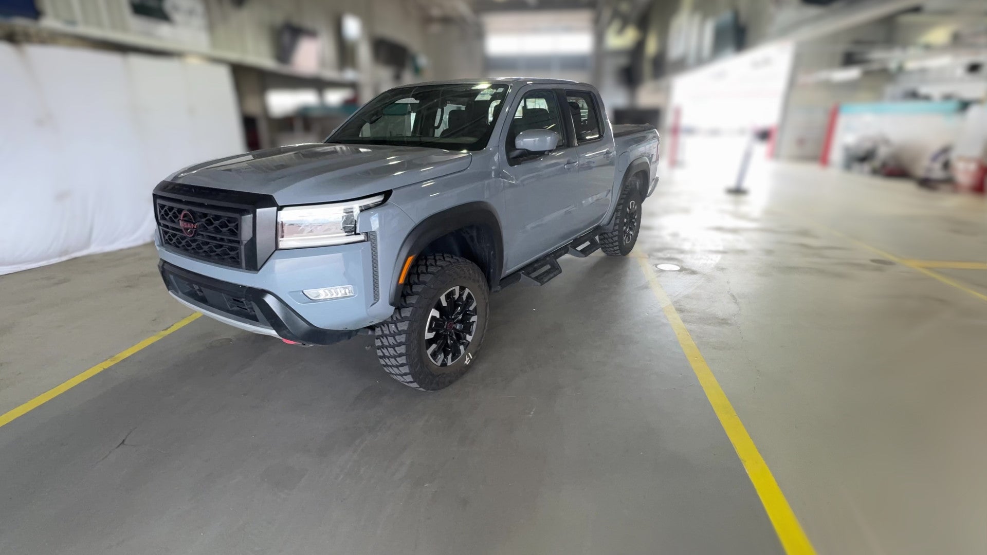 2023 Nissan Frontier Crew Cab vehicle photo