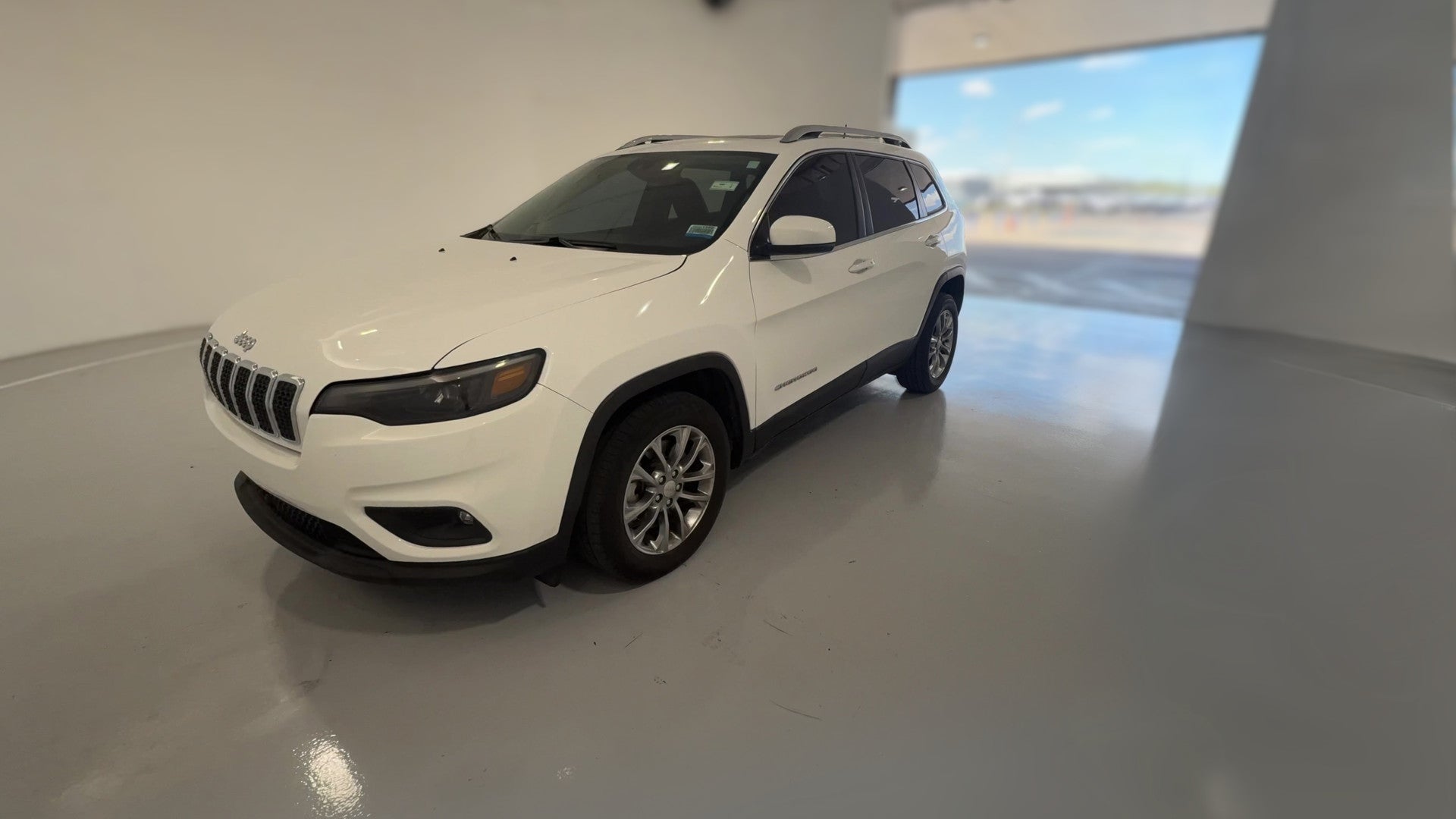 2021 Jeep Cherokee vehicle photo