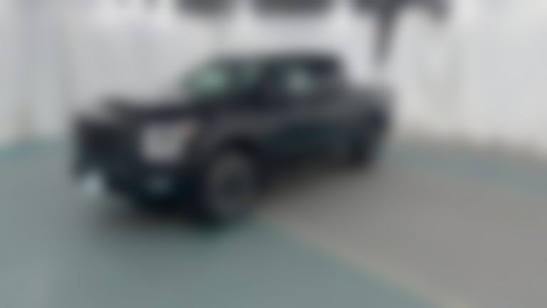 2023 Nissan Titan Crew Cab vehicle photo