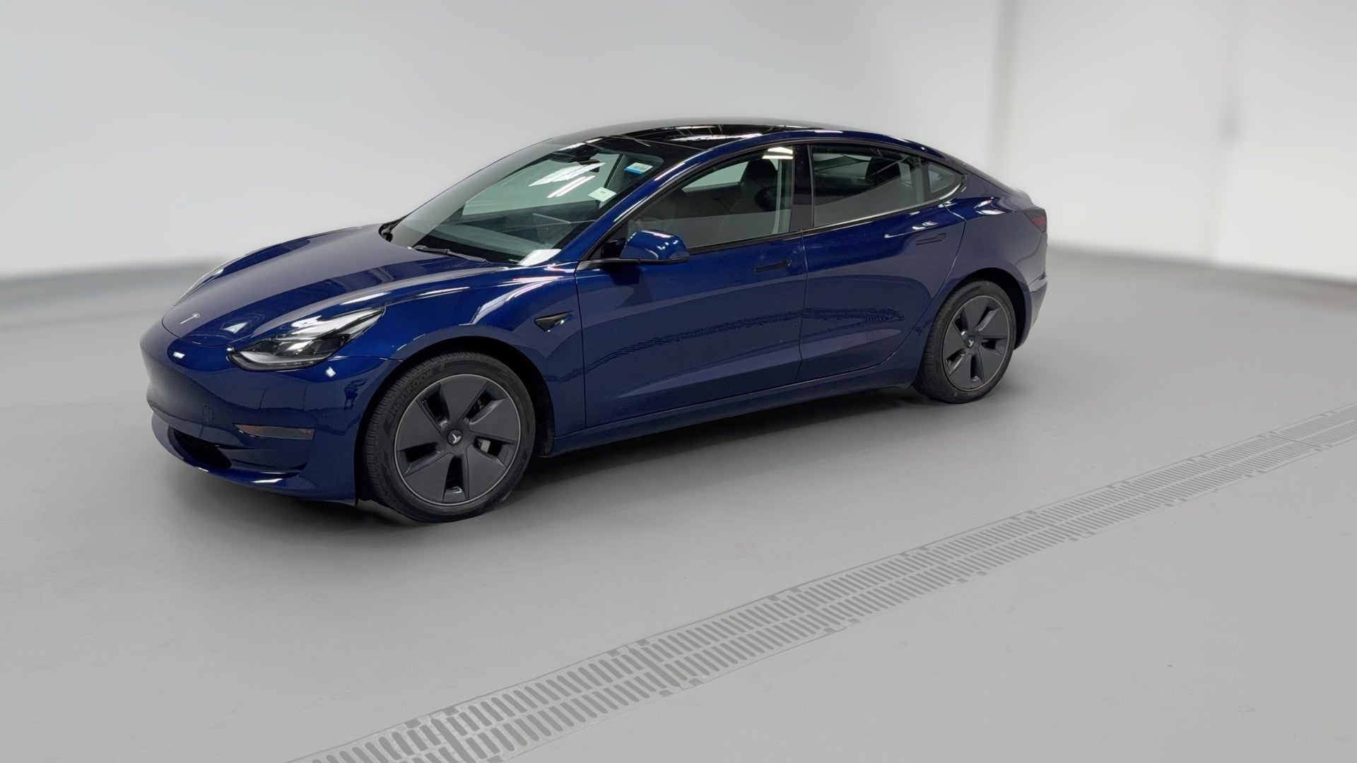 2023 Tesla Model 3 vehicle photo