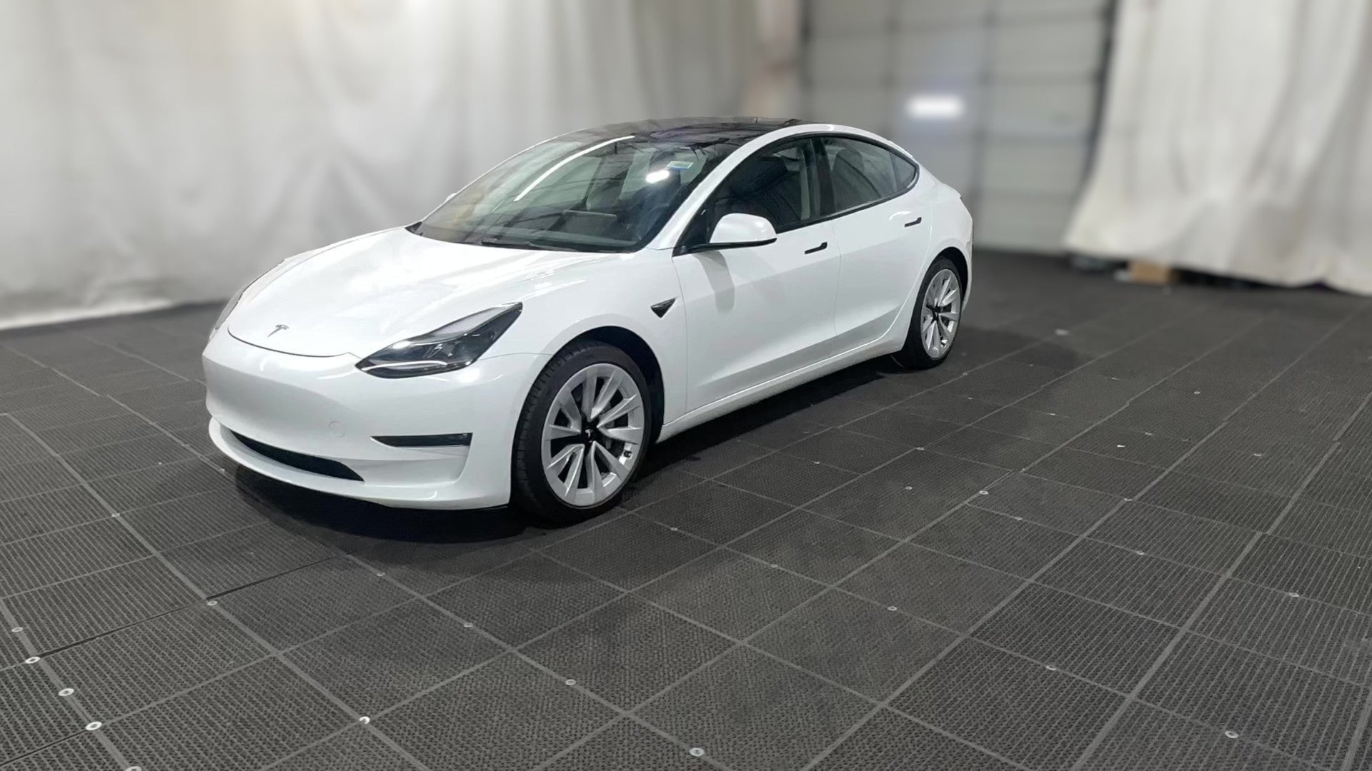 2022 Tesla Model 3 vehicle photo