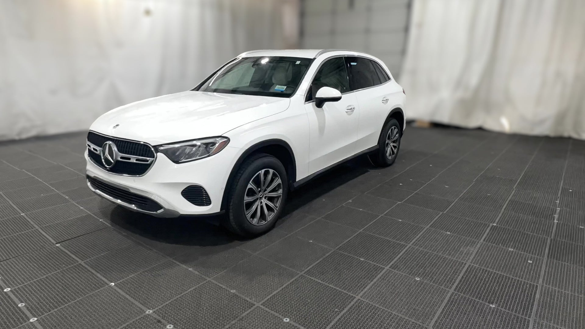 2025 Mercedes-Benz GLC vehicle photo