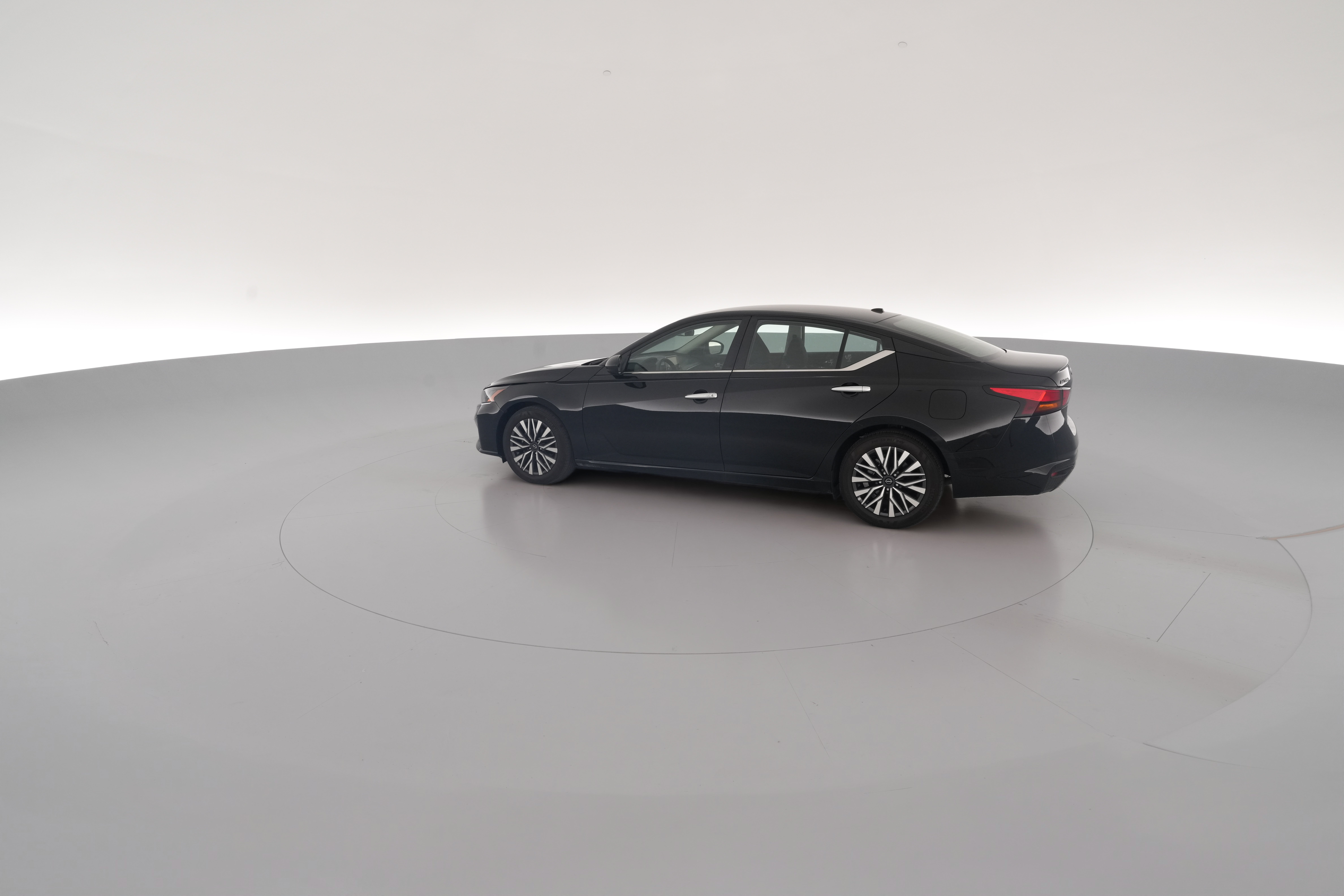 2025 Nissan Altima SV - Photo 22