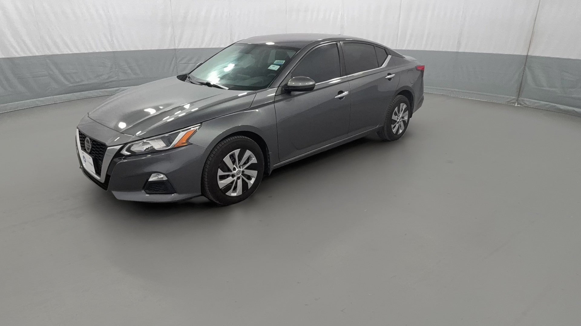 2020 Nissan Altima vehicle photo