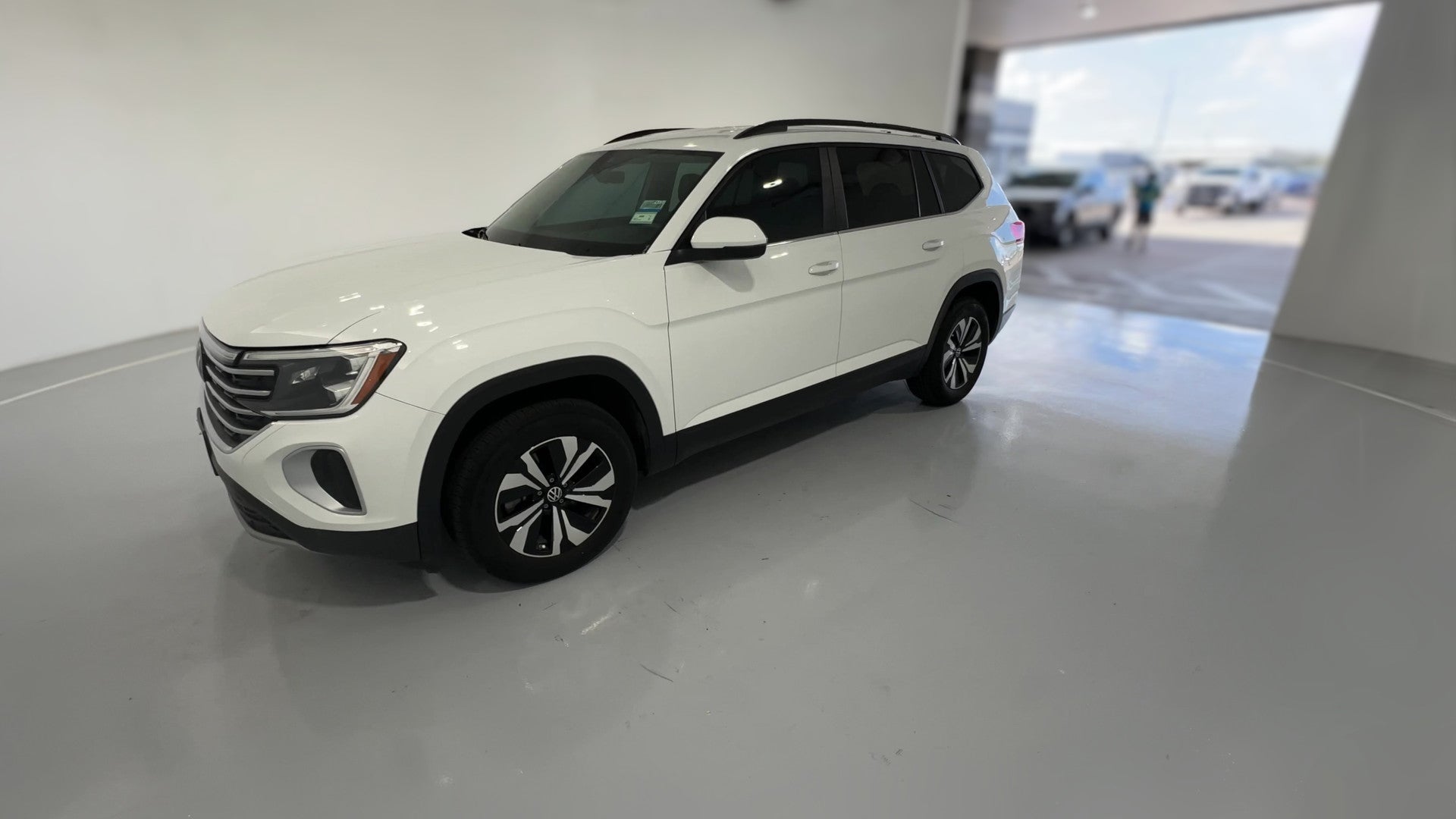2024 Volkswagen Atlas vehicle photo