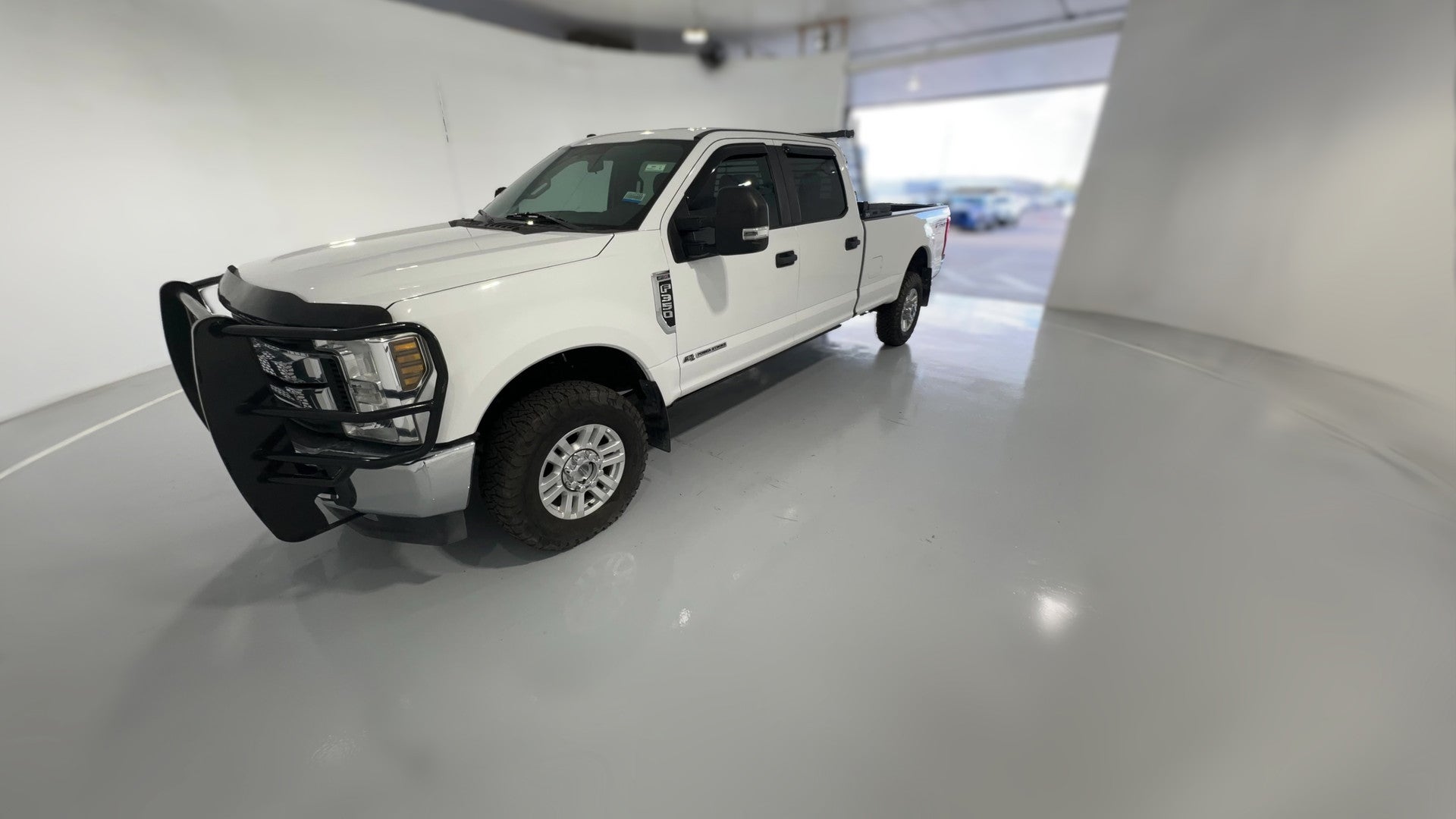 2019 Ford F350 Super Duty Crew Cab vehicle photo