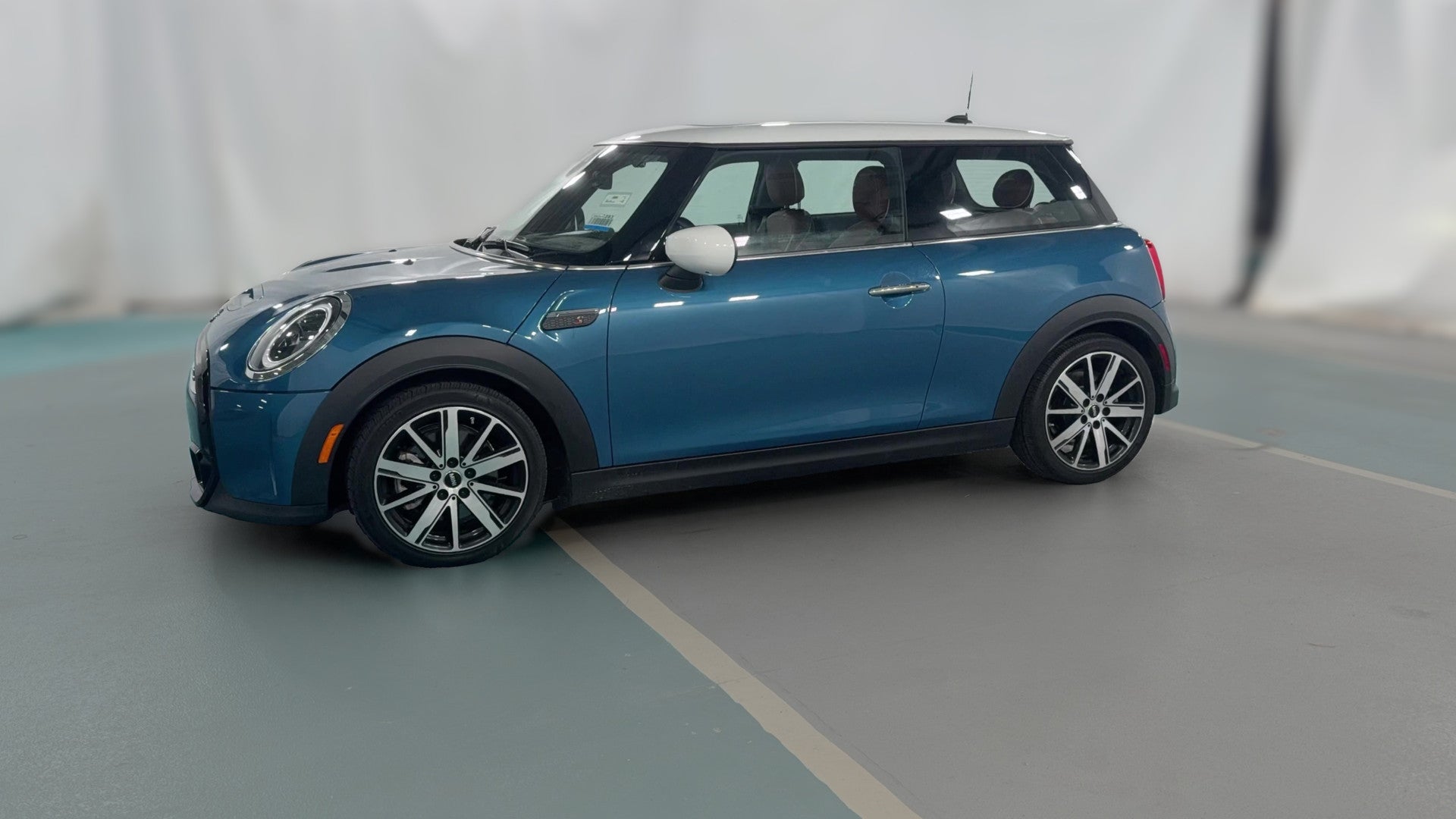 2024 MINI Hardtop 2 Door vehicle photo