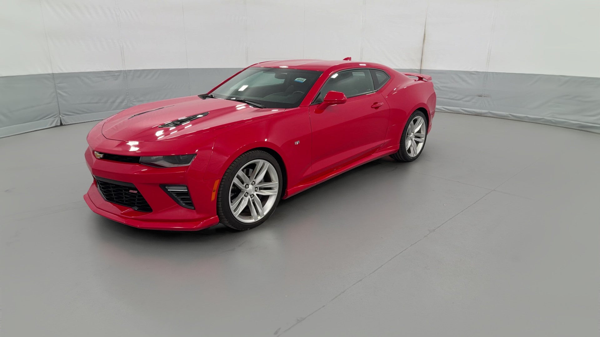 2018 Chevrolet Camaro vehicle photo