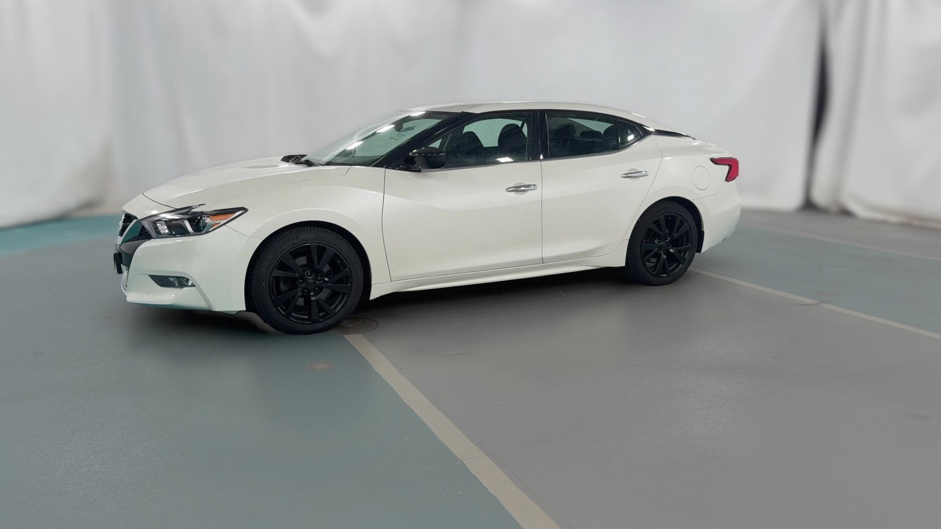 2017 Nissan Maxima vehicle photo
