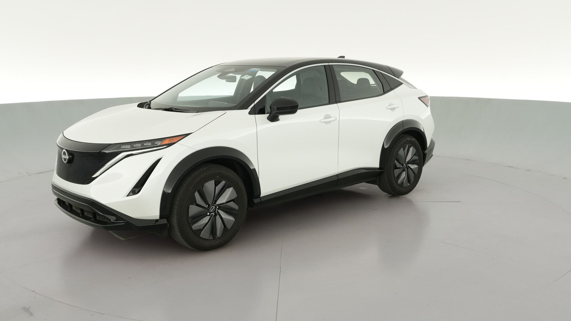 2024 Nissan ARIYA vehicle photo