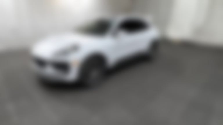 2022 Porsche Macan vehicle photo
