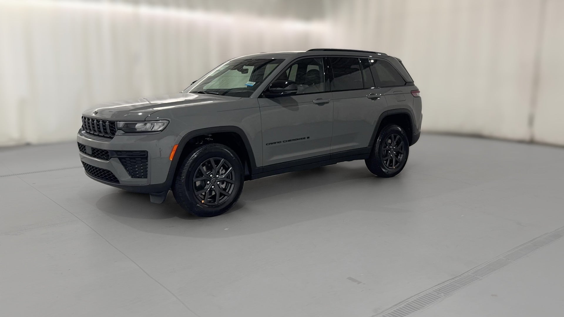 2027 Jeep Grand Cherokee vehicle photo