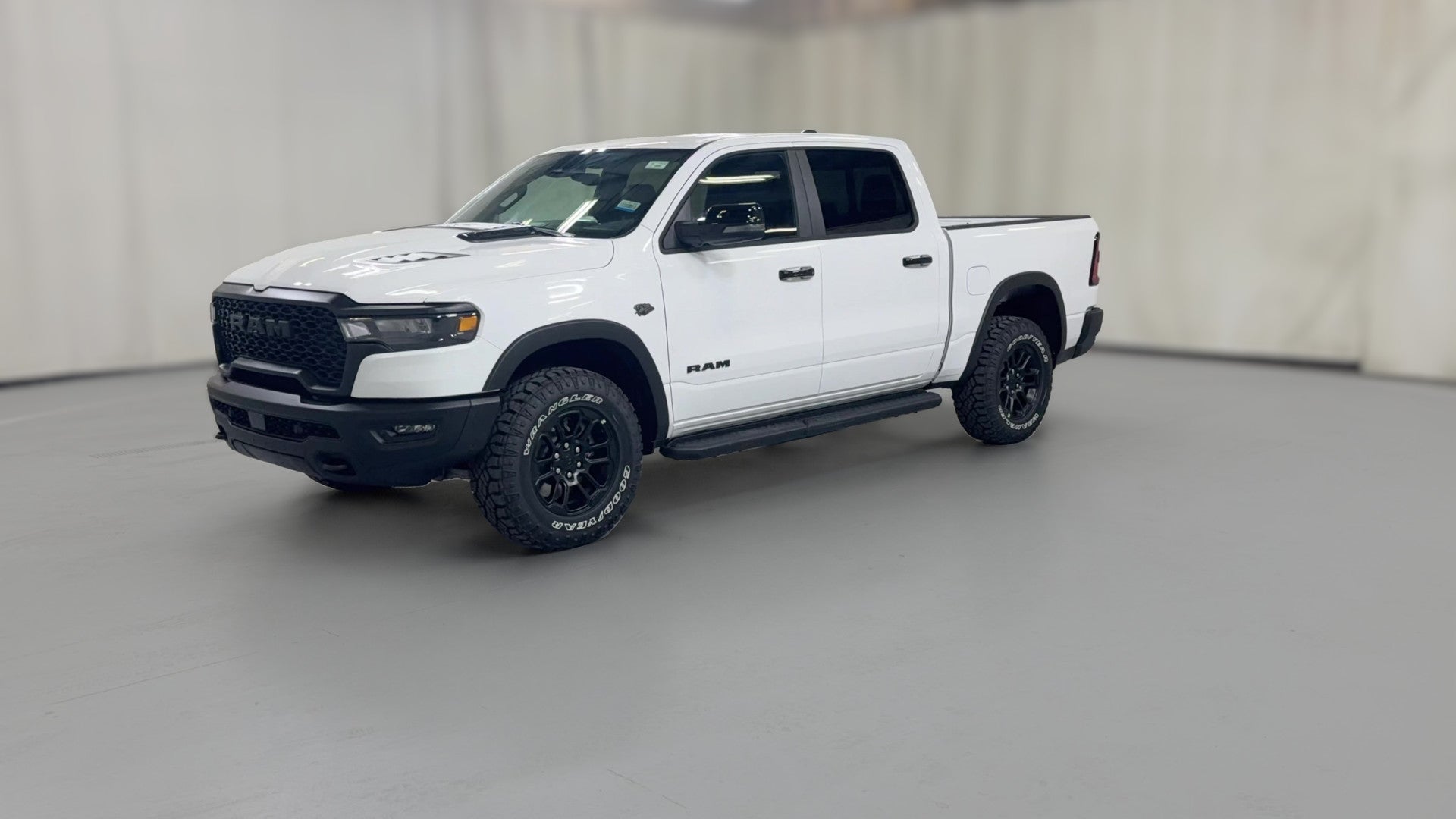 2027 Ram 1500 Crew Cab vehicle photo