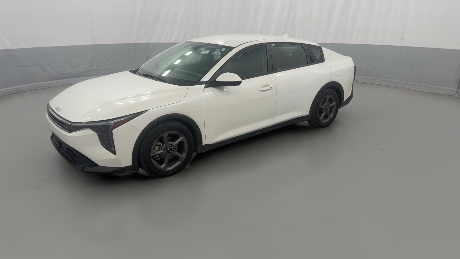 2025 Kia K4 vehicle photo