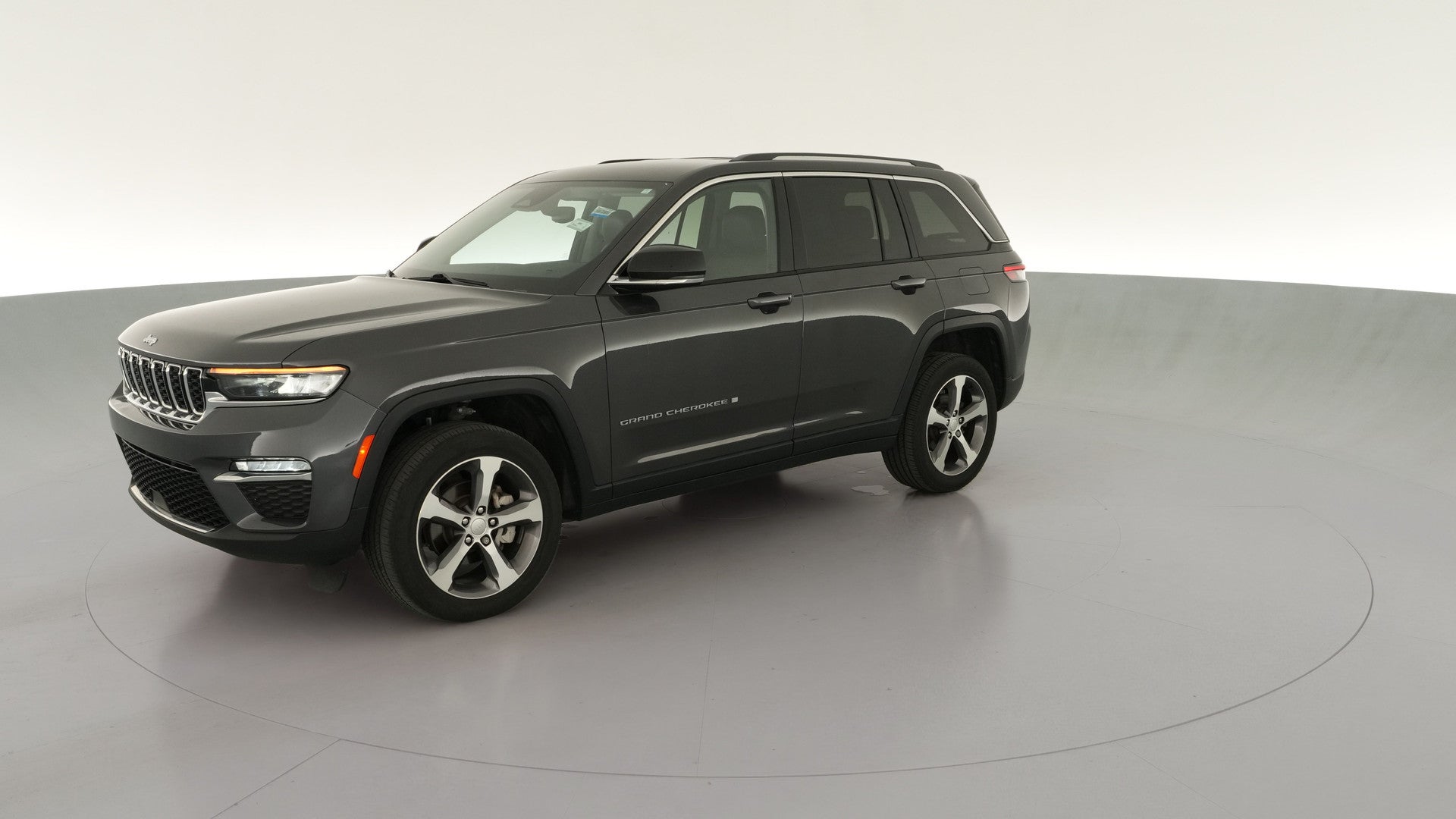 2023 Jeep Grand Cherokee vehicle photo