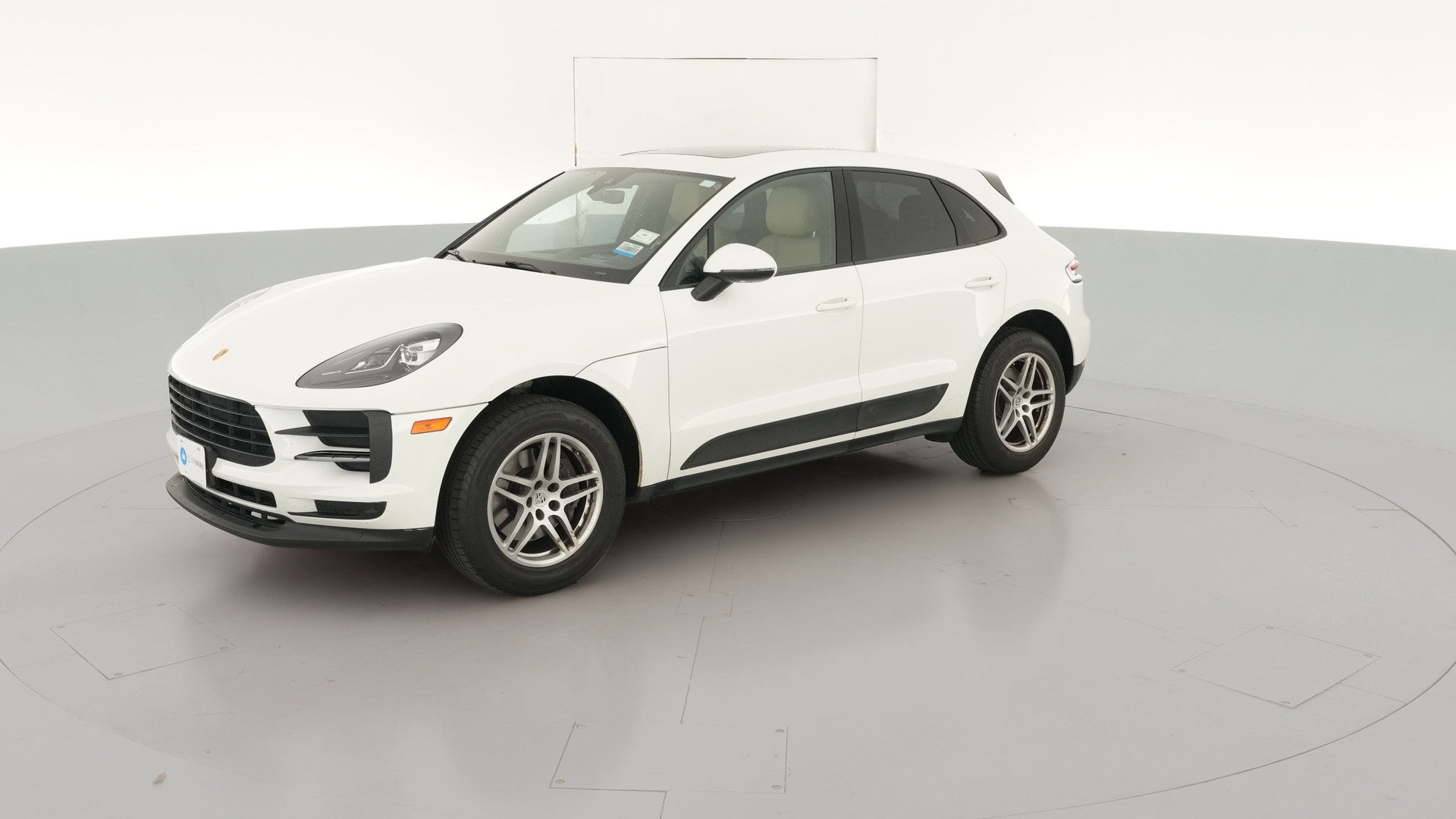 2021 Porsche Macan vehicle photo