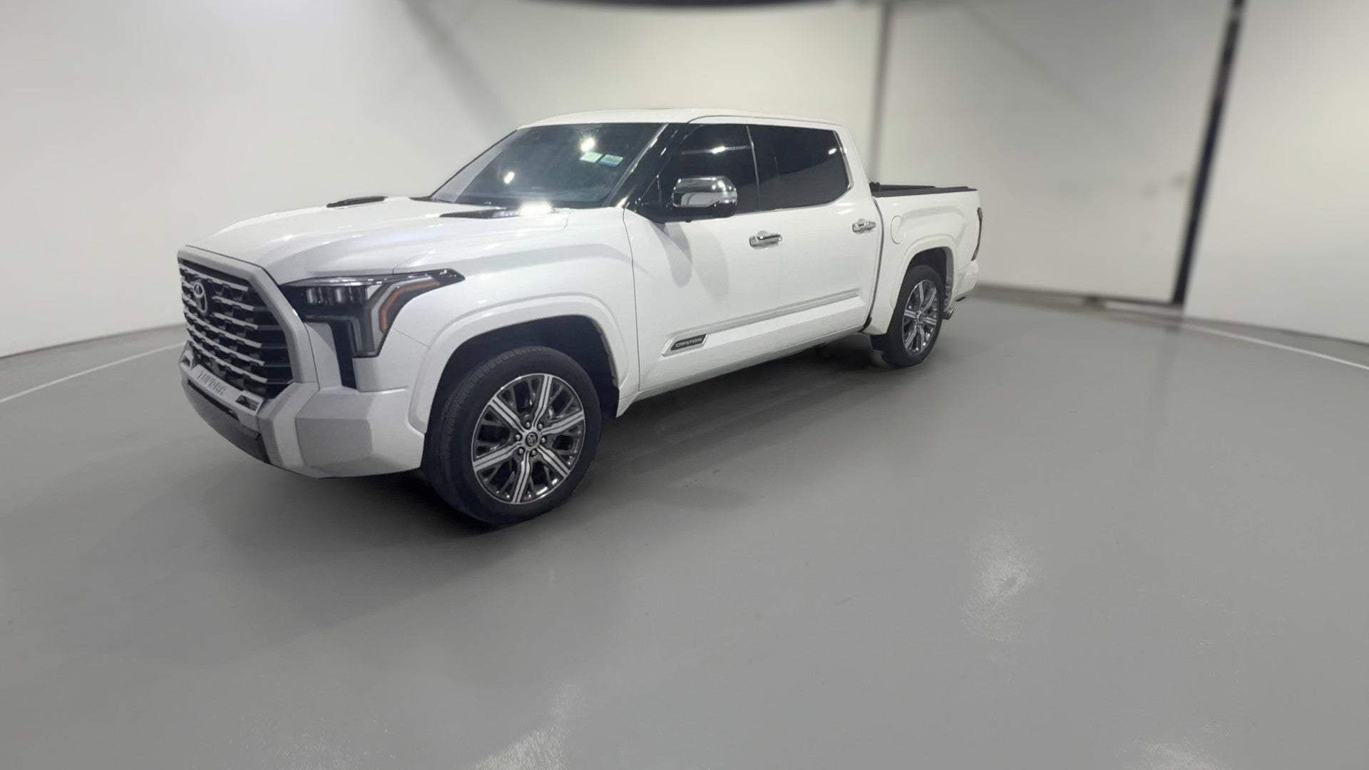 2023 Toyota Tundra Hybrid CrewMax vehicle photo