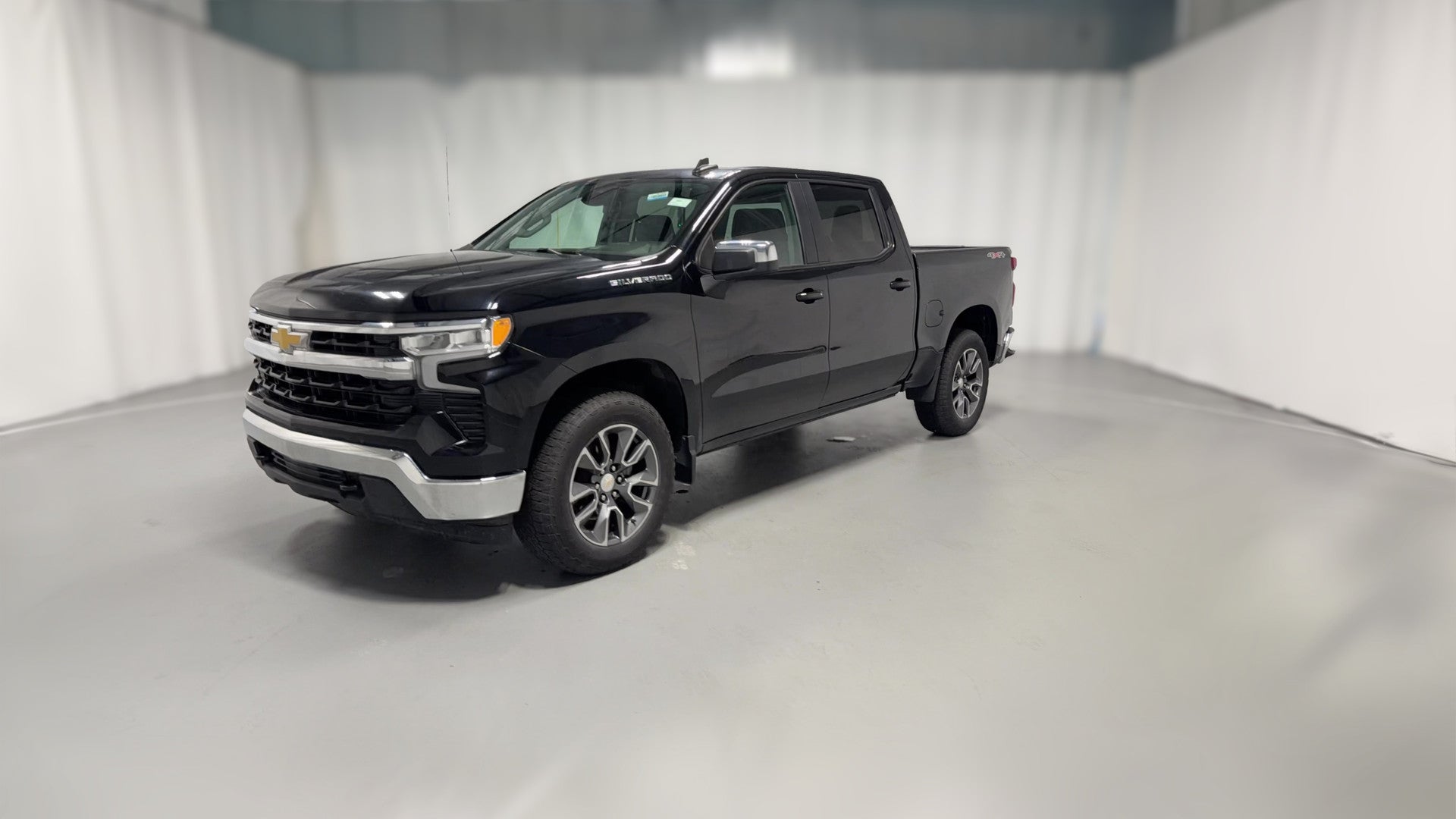 2023 Chevrolet Silverado 1500 Crew Cab vehicle photo