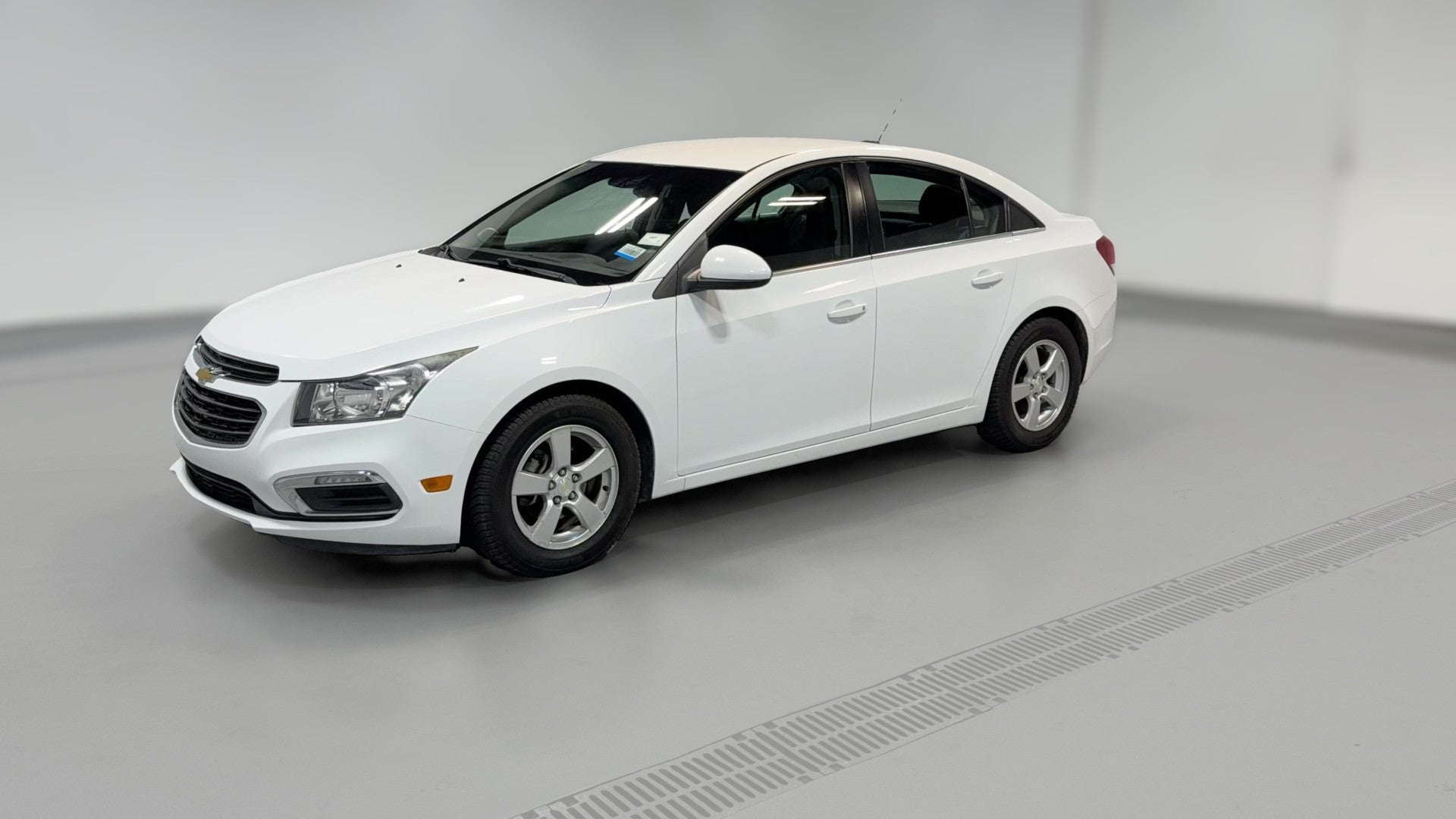 2016 Chevrolet Cruze Limited vehicle photo