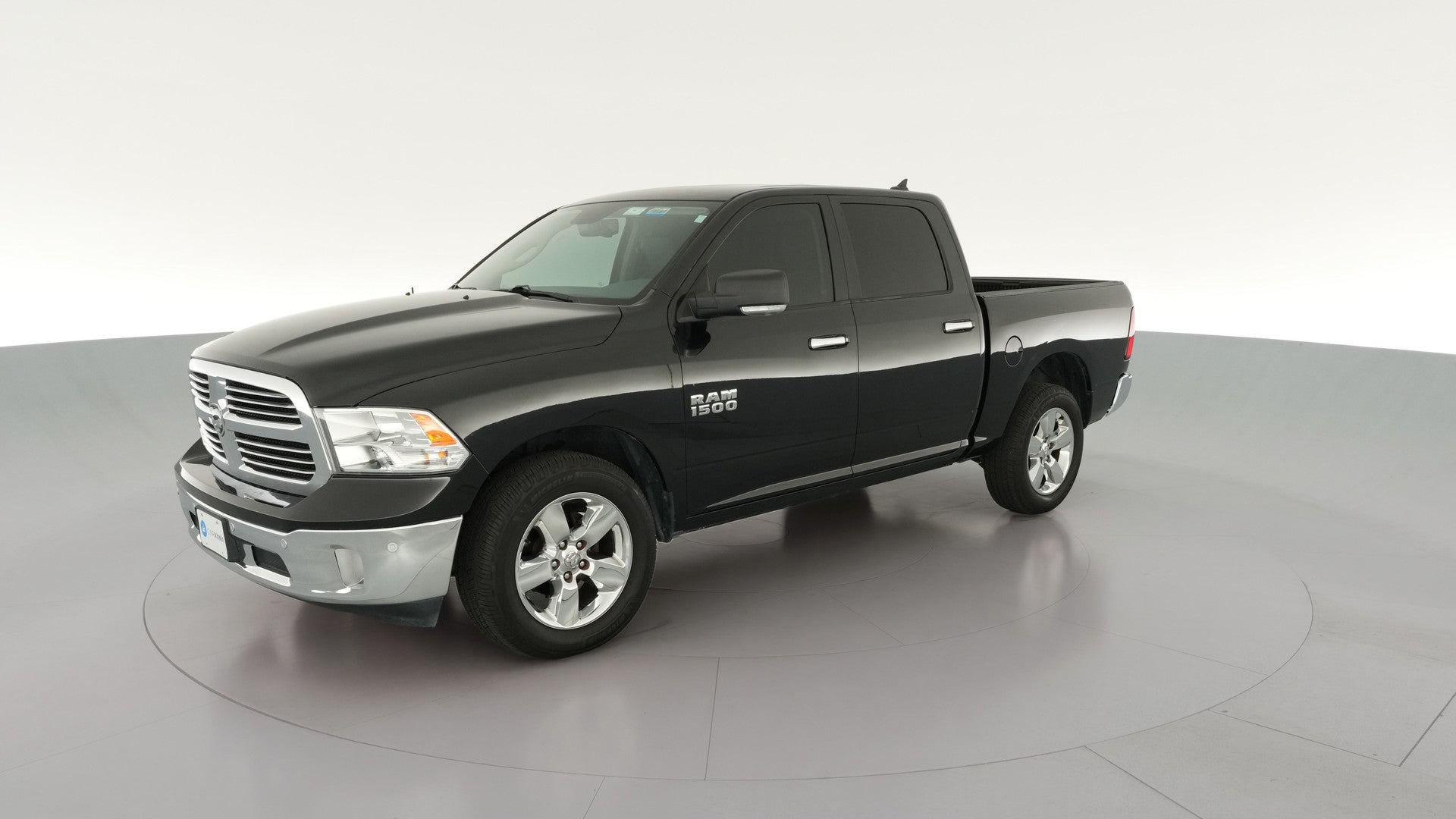 2018 Ram 1500 Crew Cab vehicle photo