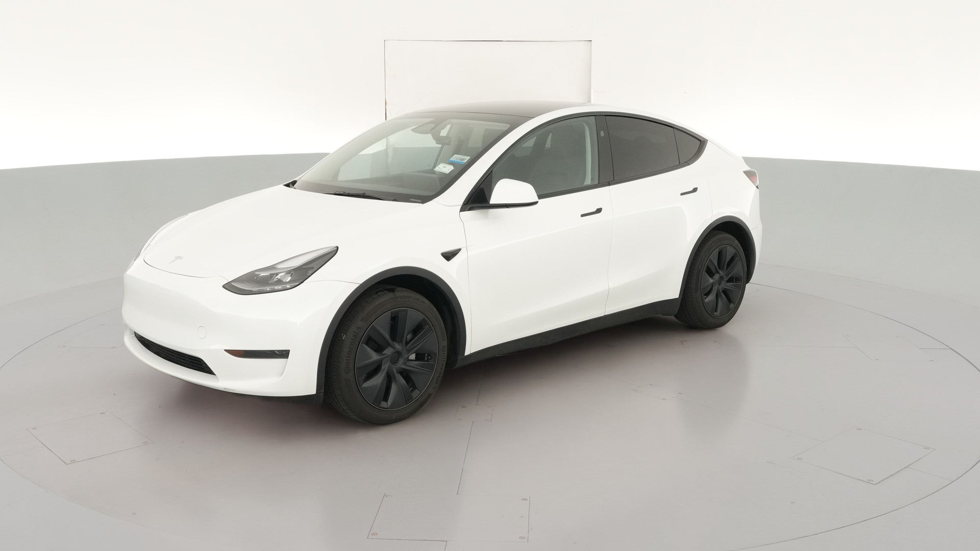 2025 Tesla Model Y vehicle photo