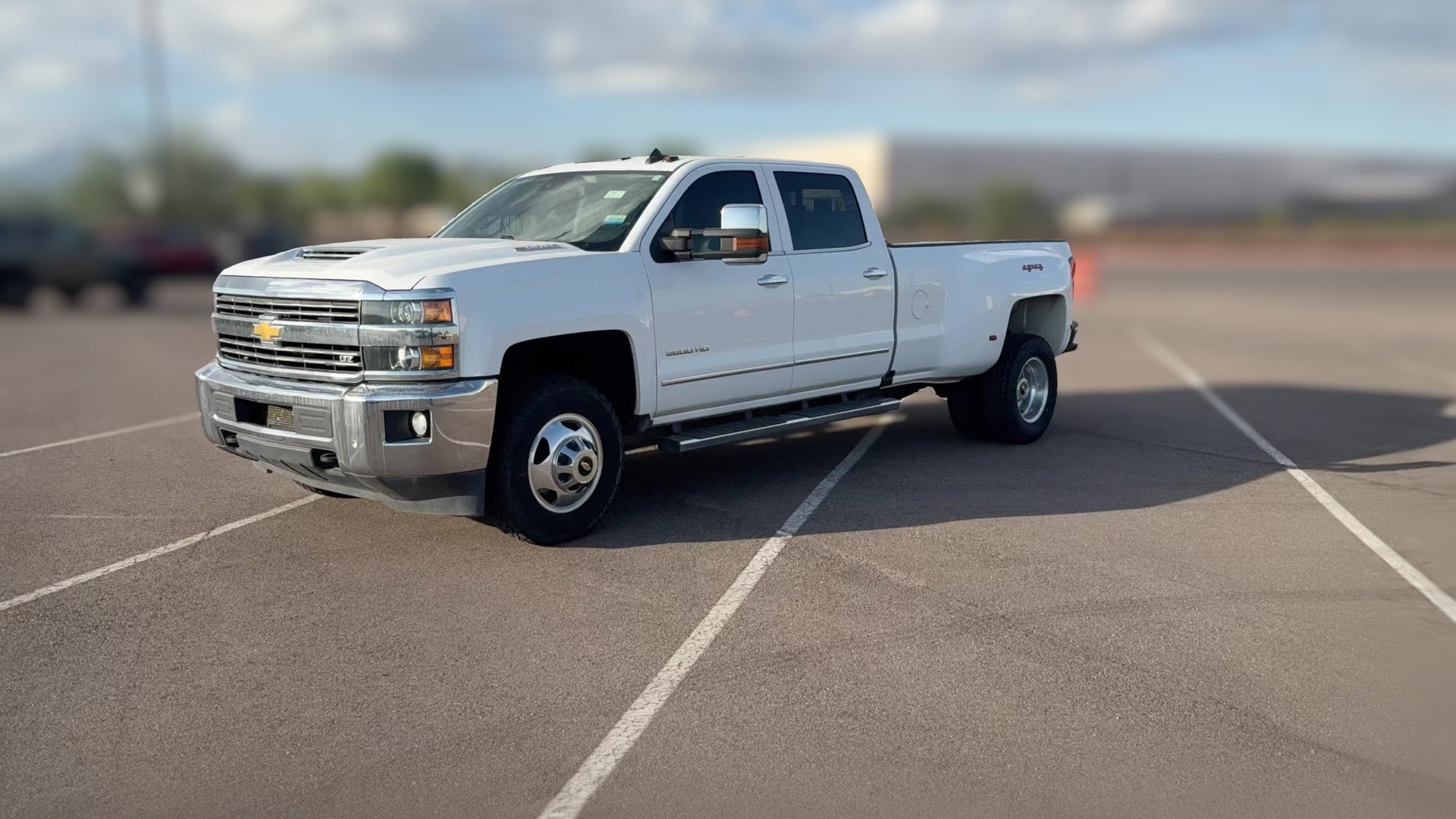 2018 Chevrolet Silverado 3500 HD Crew Cab vehicle photo