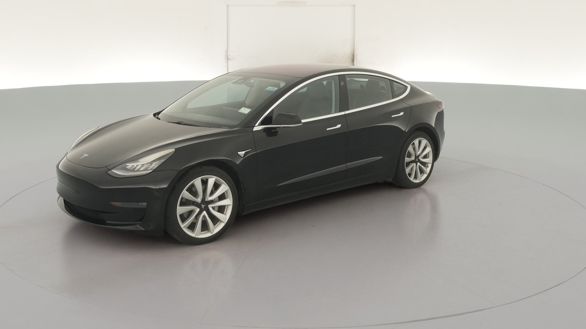2018 Tesla Model 3 vehicle photo