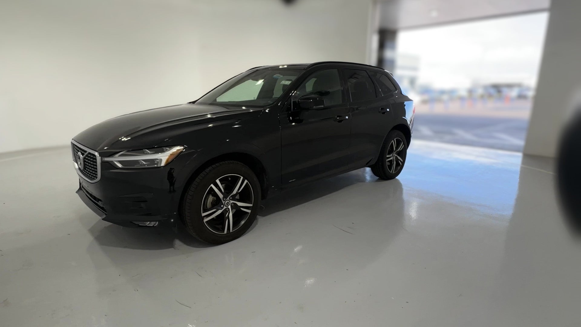 2020 Volvo XC60 vehicle photo