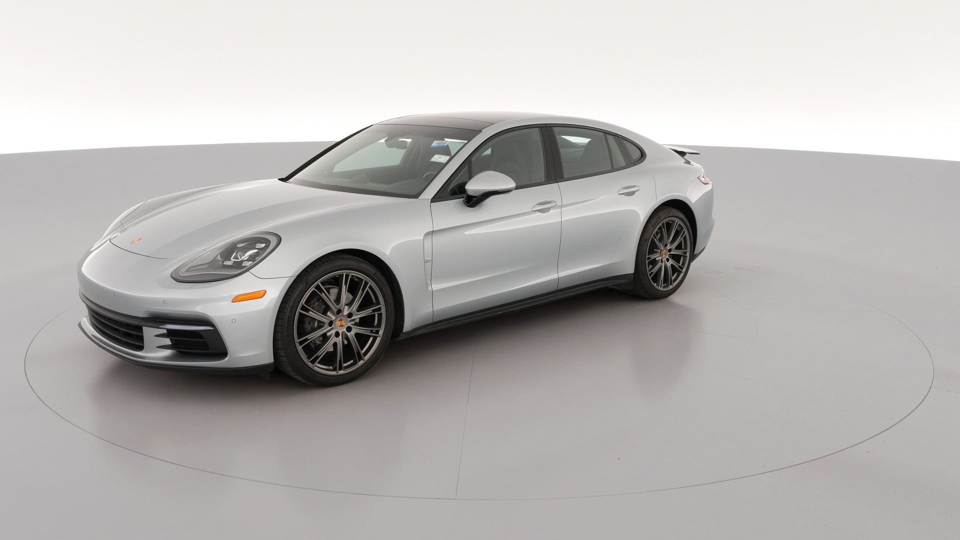2019 Porsche Panamera vehicle photo
