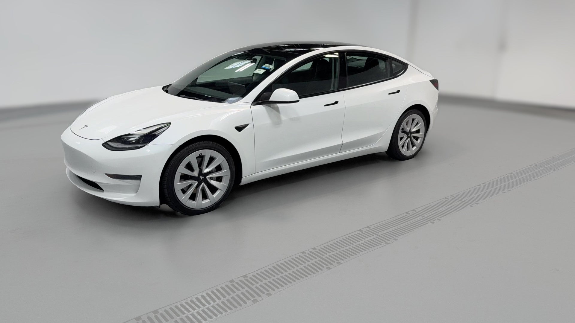 2021 Tesla Model 3 vehicle photo