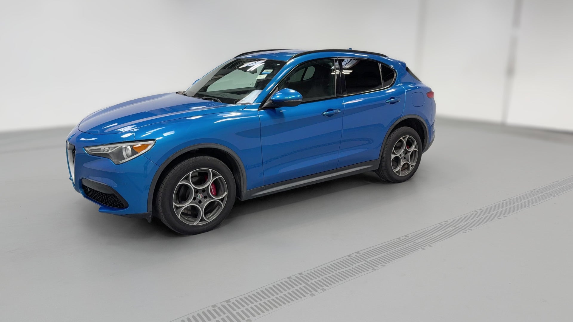 2018 Alfa Romeo Stelvio vehicle photo
