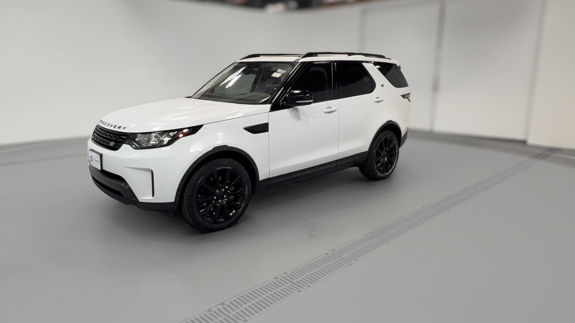 2018 Land Rover Discovery vehicle photo