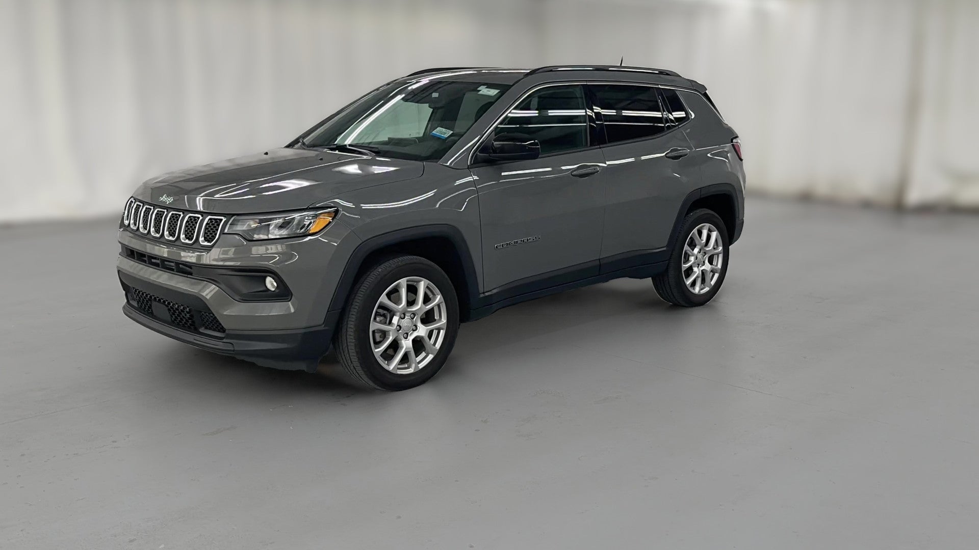 2023 Jeep Compass vehicle photo