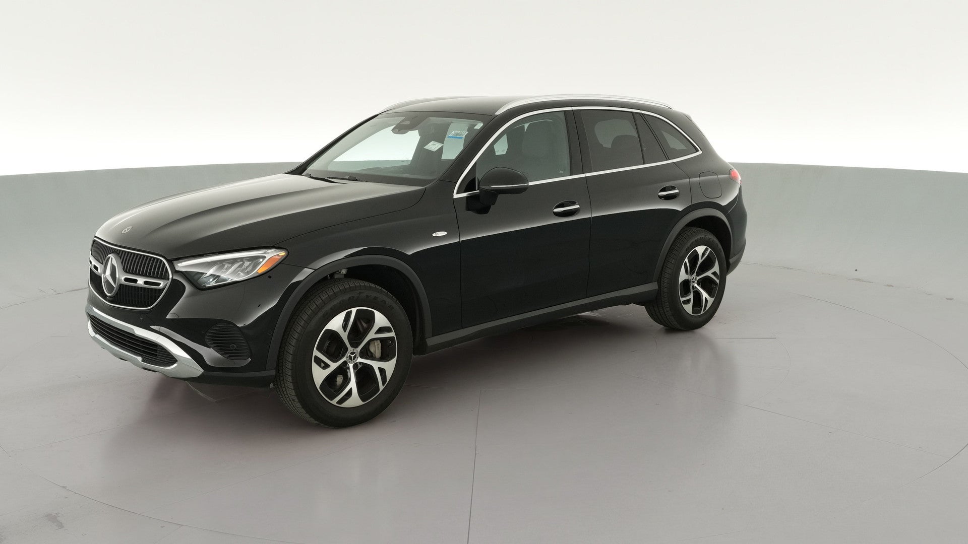 2025 Mercedes-Benz GLC vehicle photo