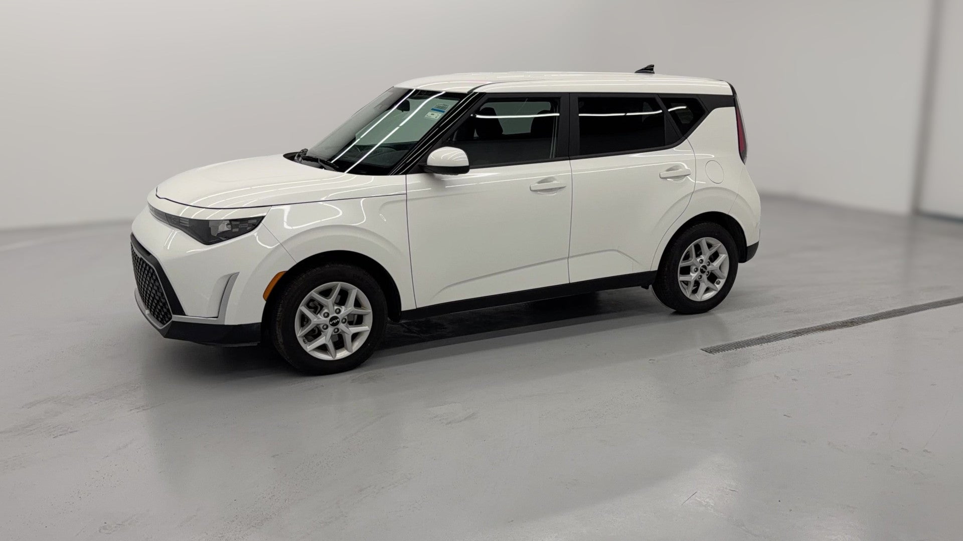 2025 Kia Soul vehicle photo
