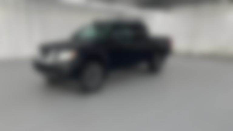 2016 Nissan Frontier Crew Cab vehicle photo