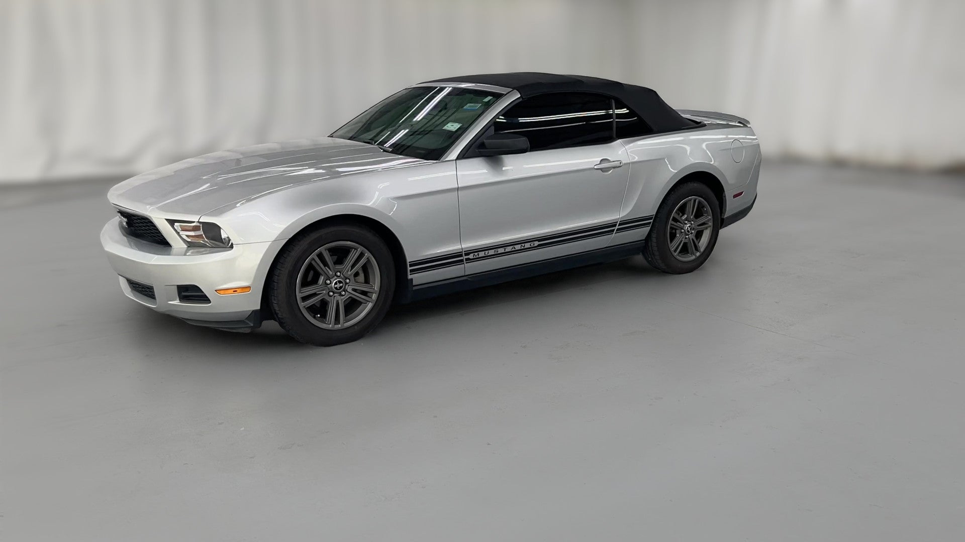 2010 Ford Mustang vehicle photo