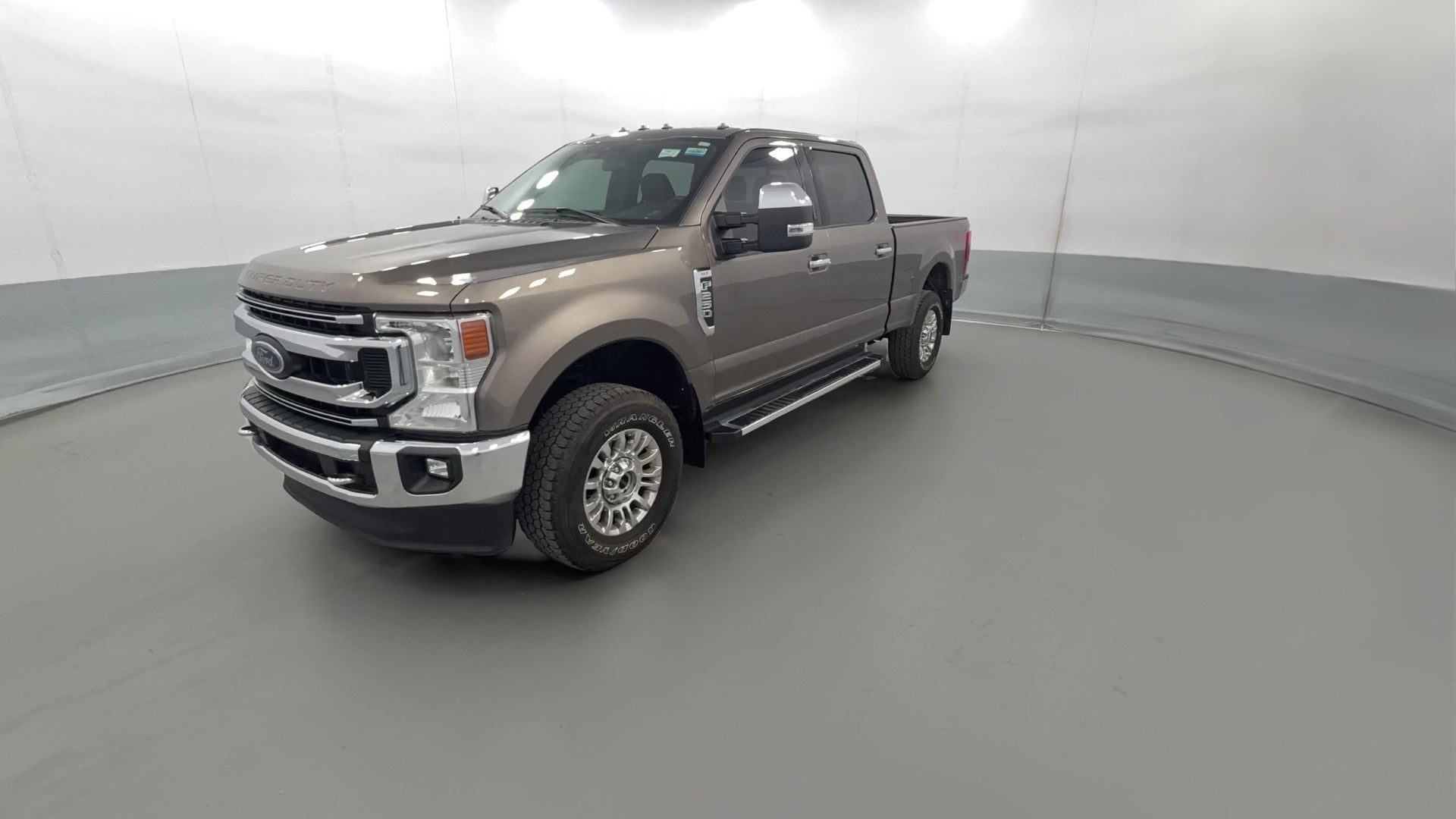 2022 Ford F250 Super Duty Crew Cab vehicle photo