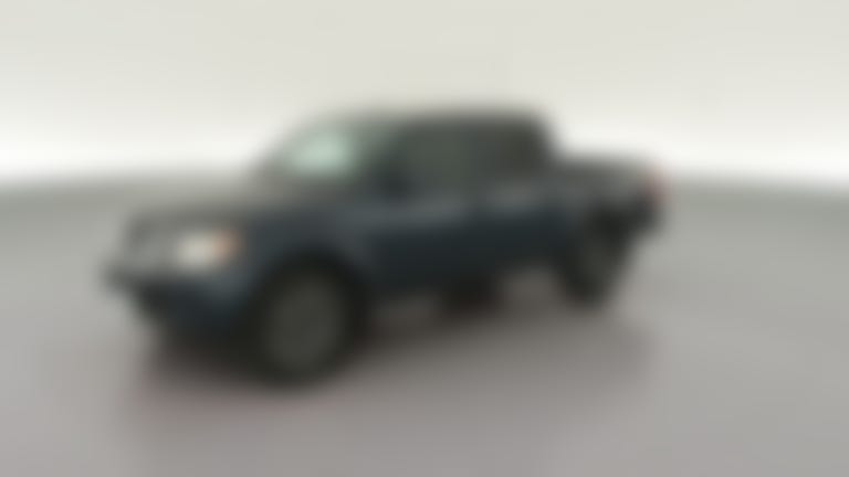 2018 Nissan Frontier Crew Cab vehicle photo