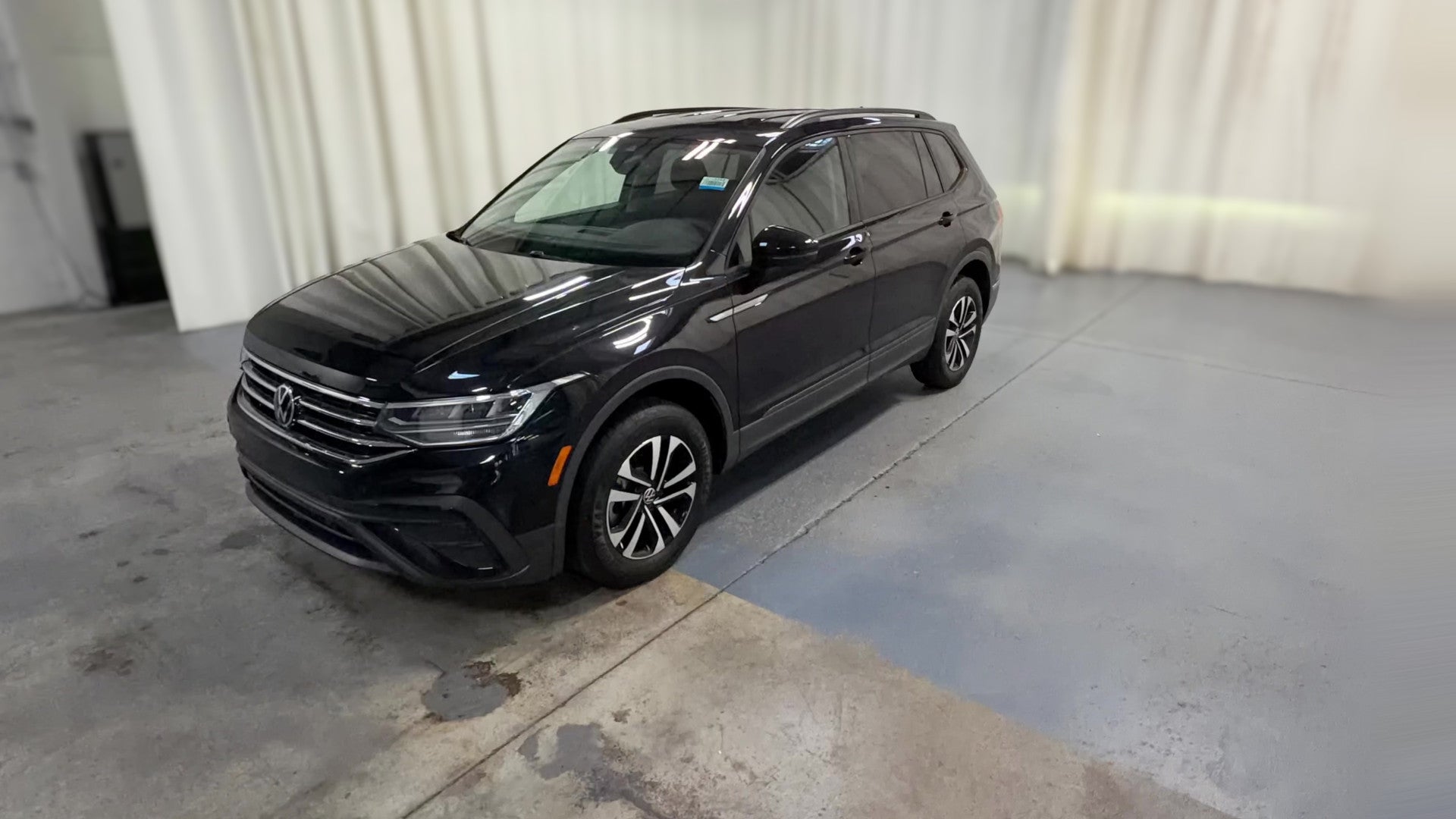 2023 Volkswagen Tiguan vehicle photo