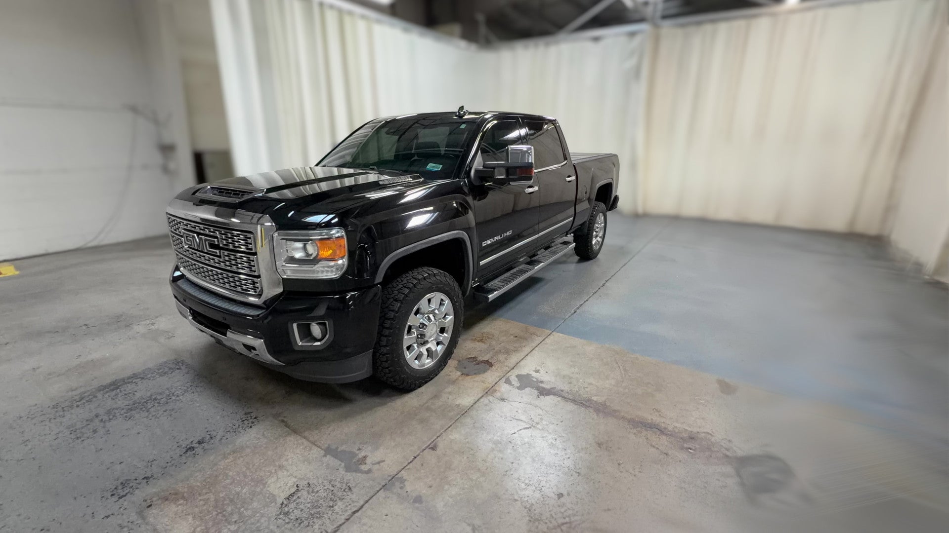 2019 GMC Sierra 2500 HD Crew Cab vehicle photo