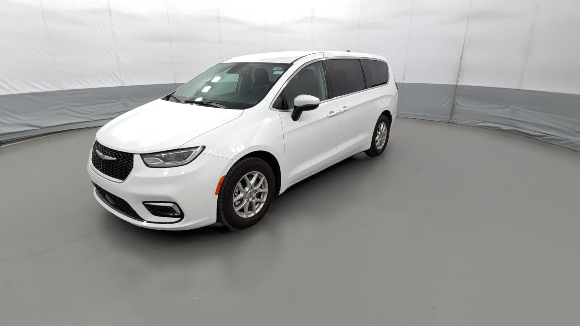 2023 Chrysler Pacifica vehicle photo