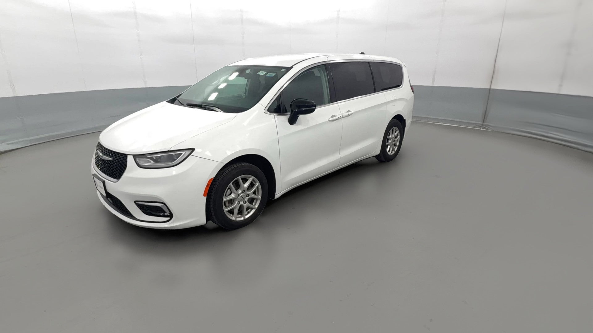 2024 Chrysler Pacifica vehicle photo