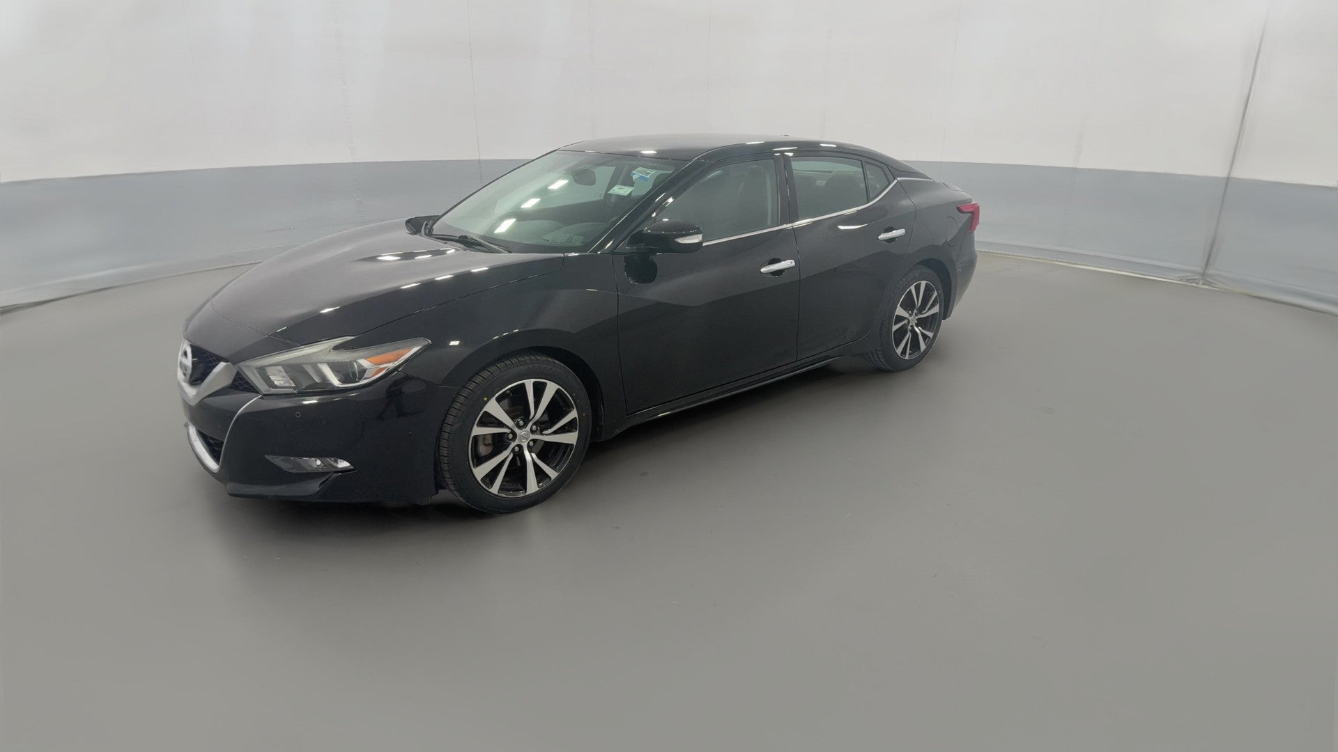 2017 Nissan Maxima vehicle photo