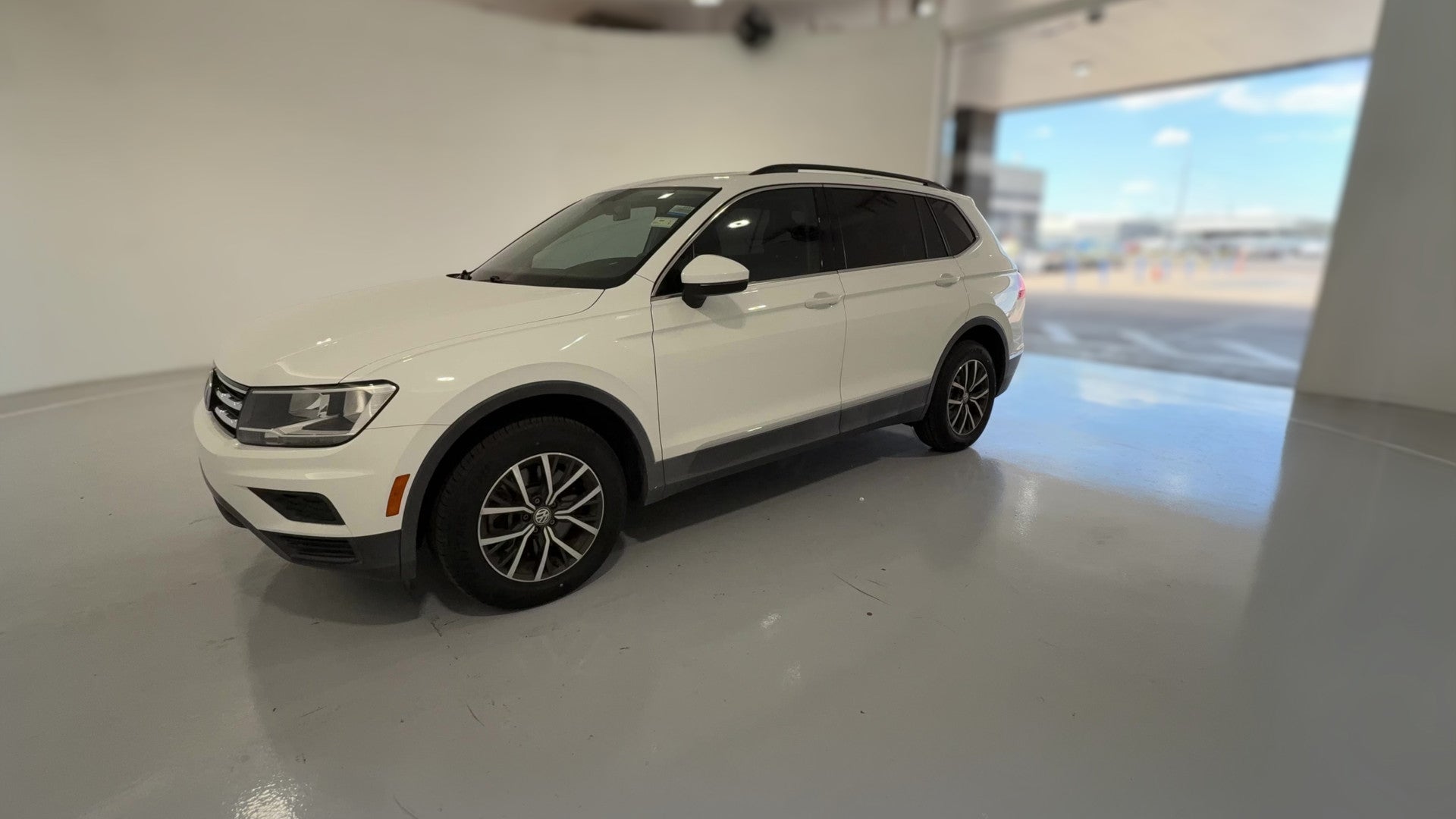 2020 Volkswagen Tiguan vehicle photo
