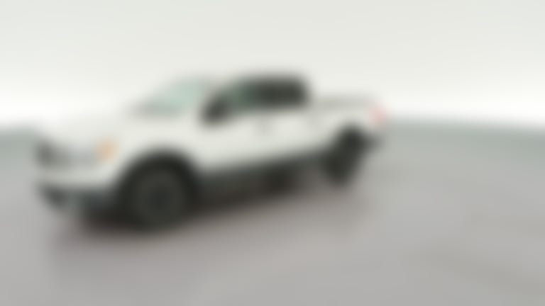 2018 Nissan Titan Crew Cab vehicle photo